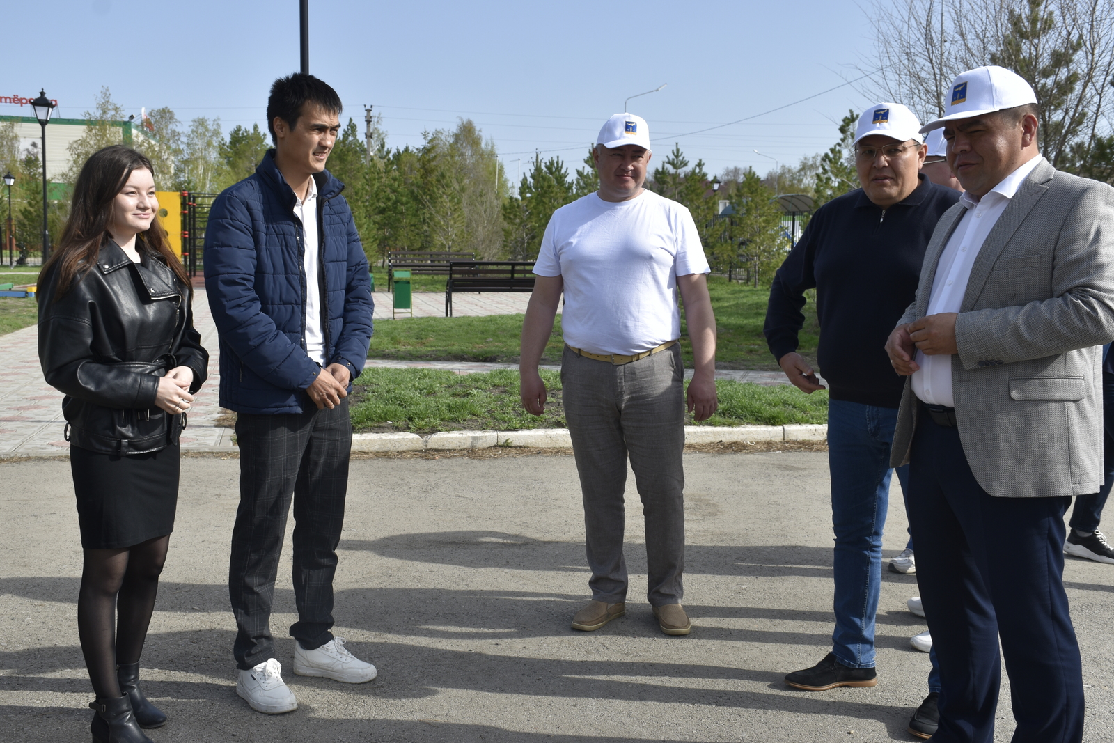 В Хайбуллинском районе с рабочим визитом побывал министр предпринимательства и туризма Республики Башкортостан Рустем Афзалов