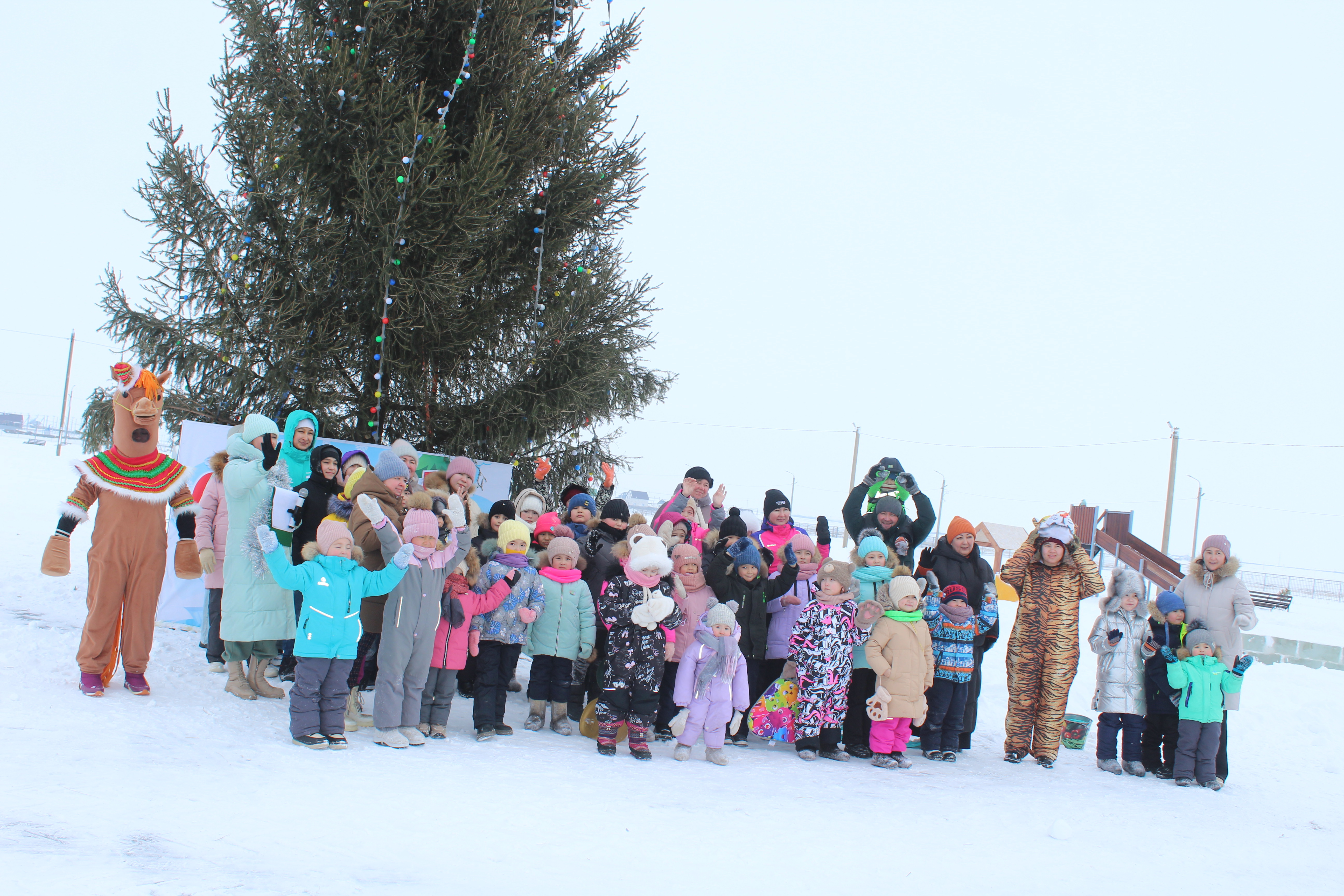 Елка смеха и радости