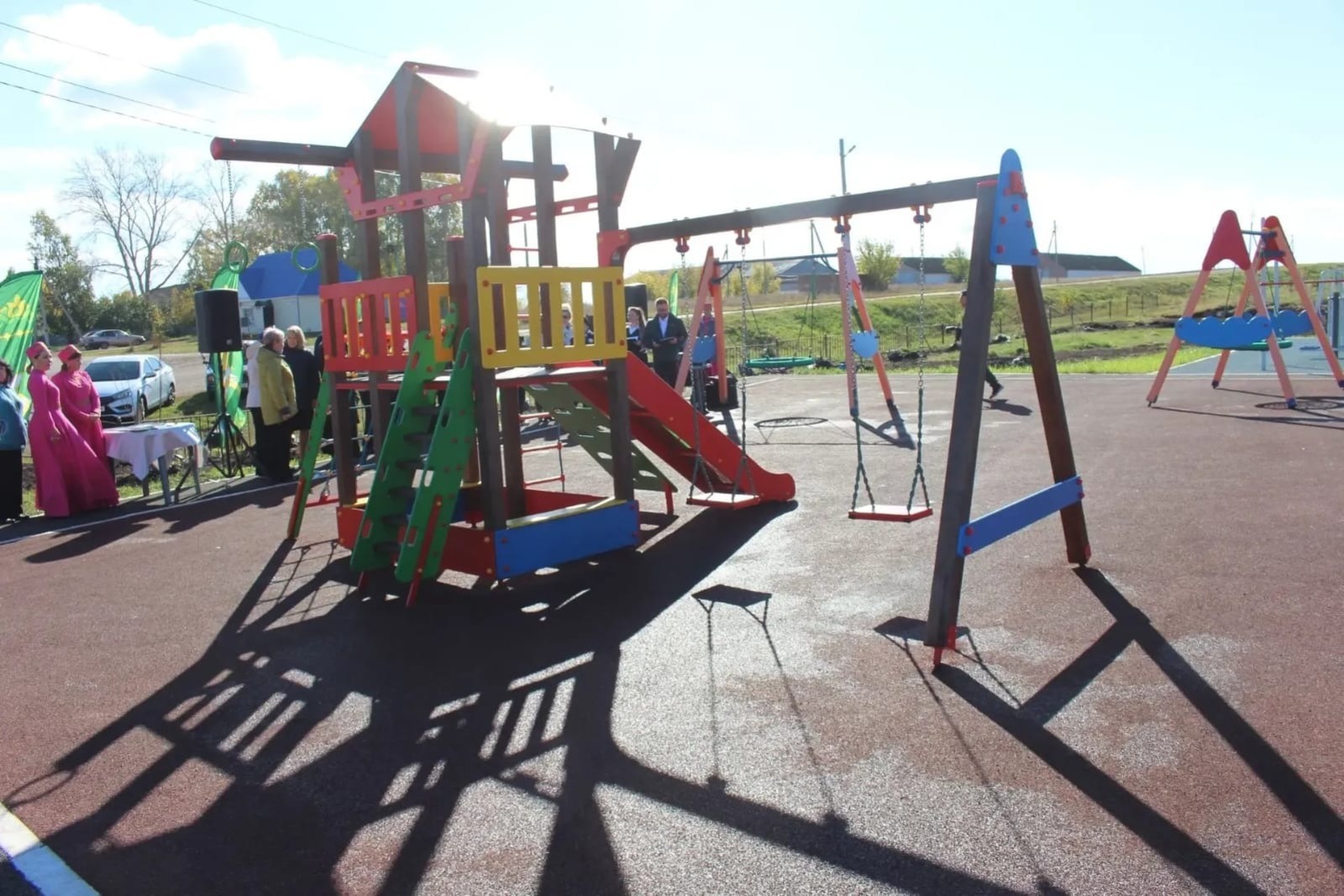 В Стерлитамакском районе в деревне Преображеновка открыли новую современную детскую площадку