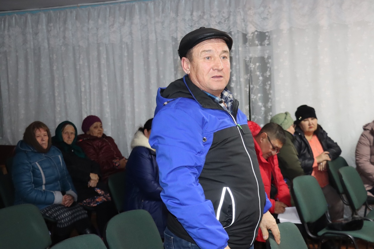 В Хайбуллинском районе проходят отчетные собрания с населением главы администрации муниципального района Рустама Шарипова