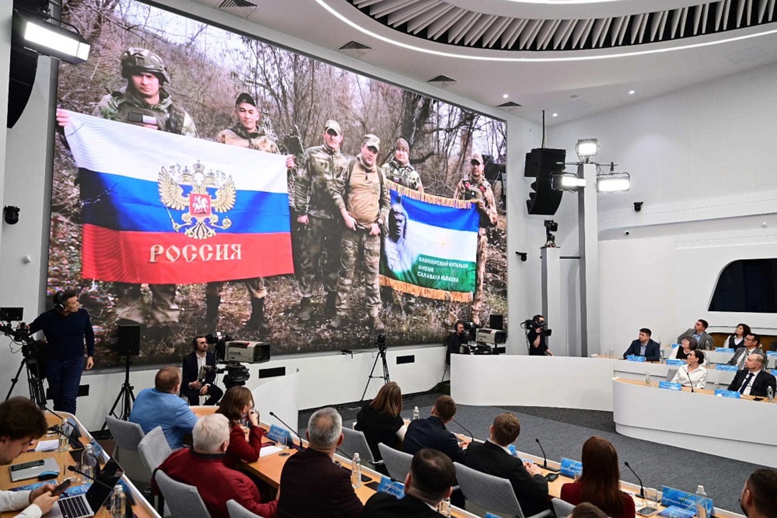 Услышать друг друга