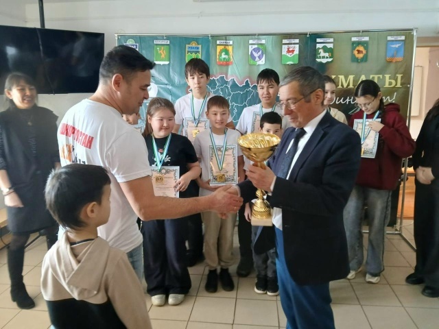 Очередная убедительная победа наших шахматистов!