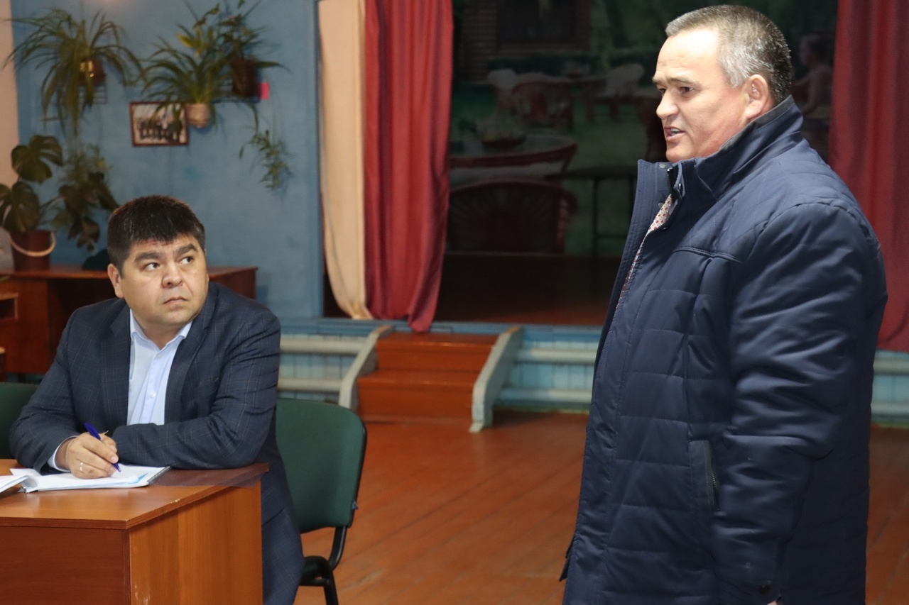 В Хайбуллинском районе проходят отчетные собрания с населением главы администрации муниципального района Рустама Шарипова