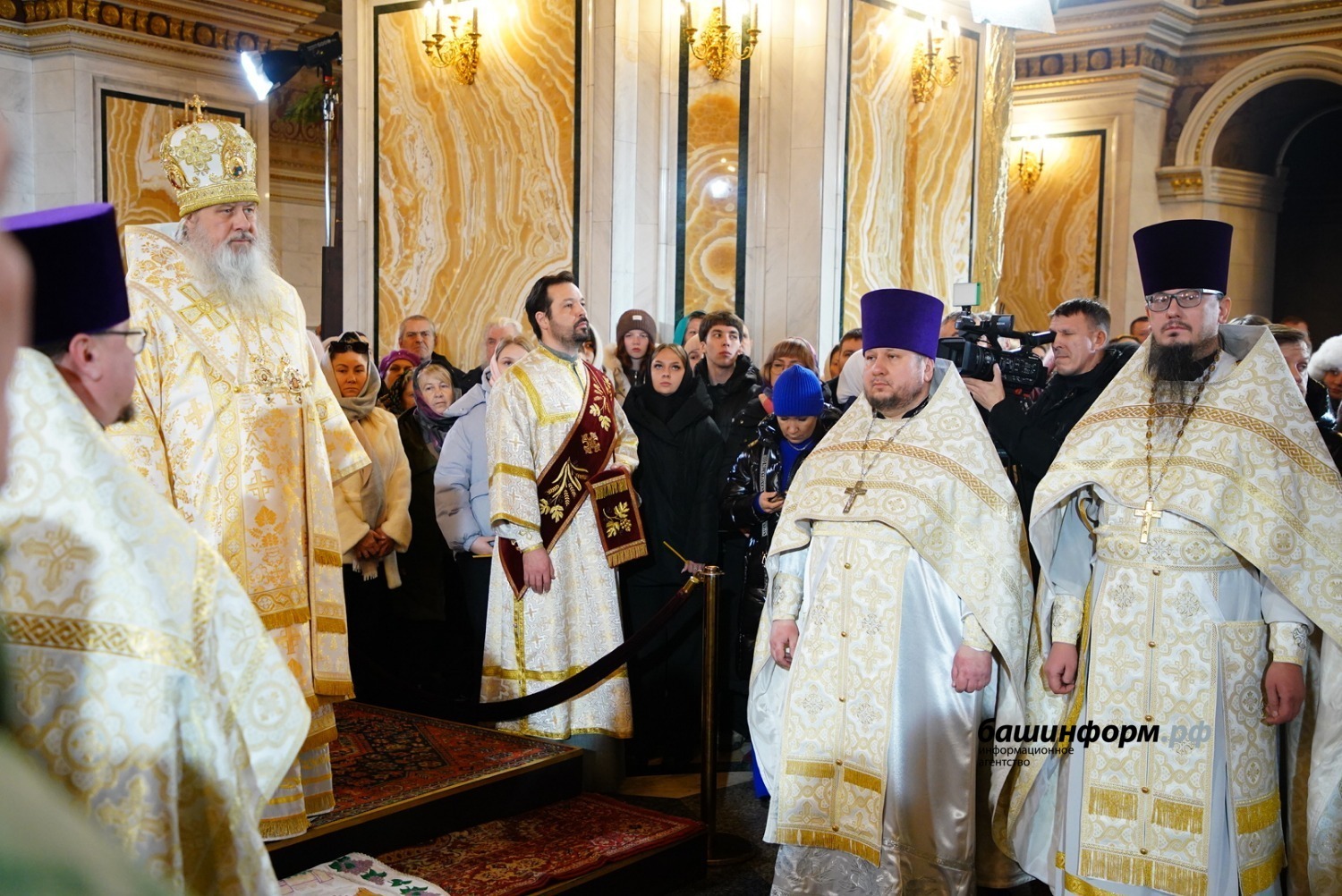 Как в Уфе прошли богослужения в ночь на Рождество – фоторепортаж