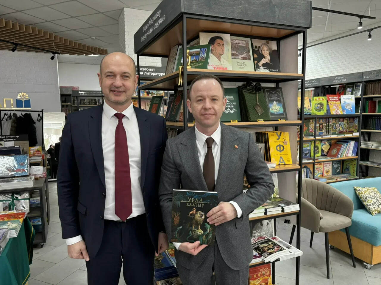 Зампред правительства Челябинской области оценил книги Башкортостана