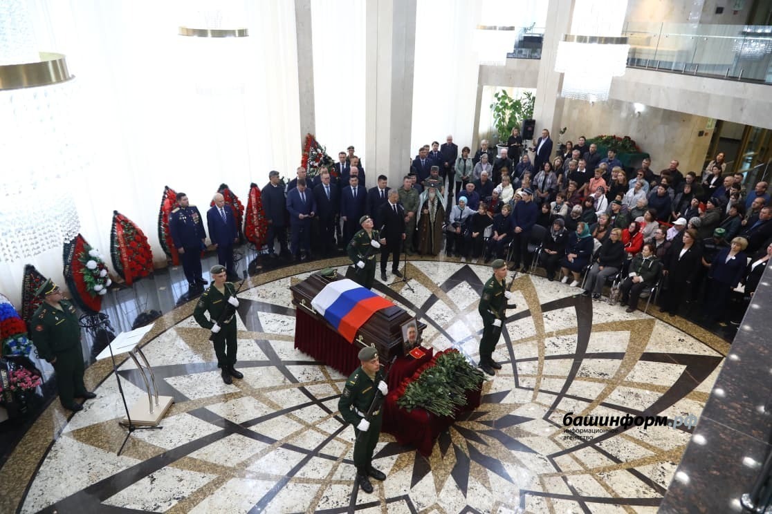 В Уфе простились с Героем России Ильдаром Суфияровым