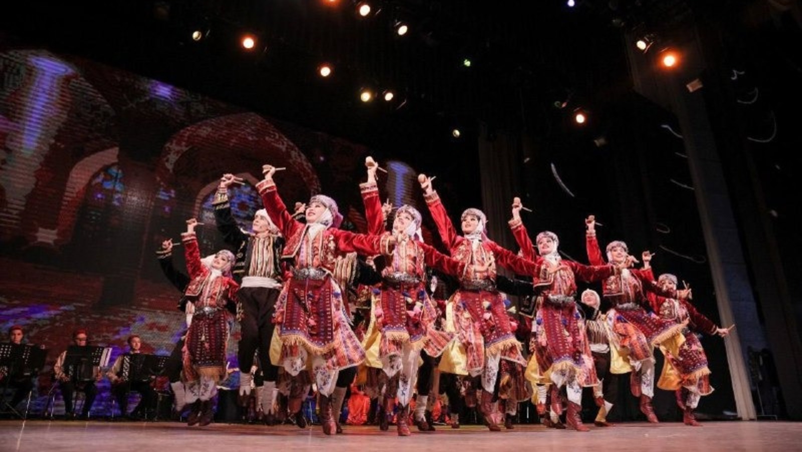 Ансамбль «Мирас» даст сольный концерт в рамках Года единства народов России