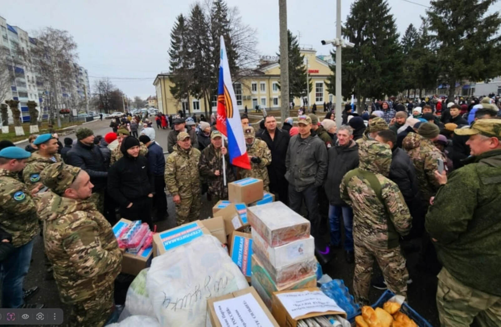 Тысячи жителей Башкирии встретили поезд с ранеными бойцами