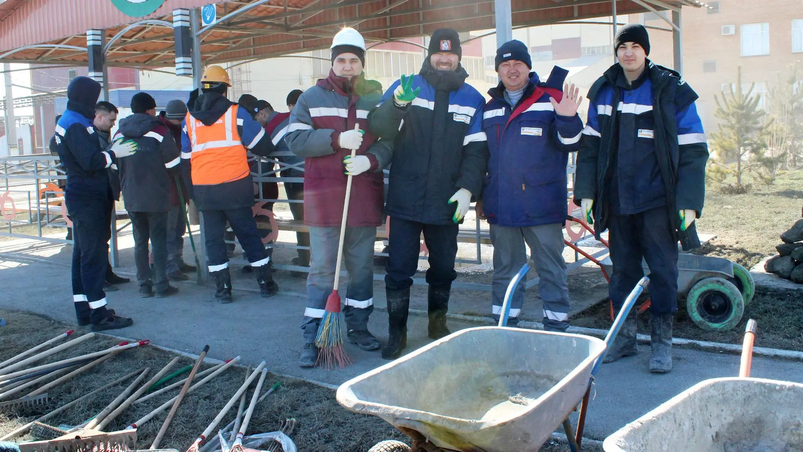 В «Башмеди» прошел первый в этом году субботник