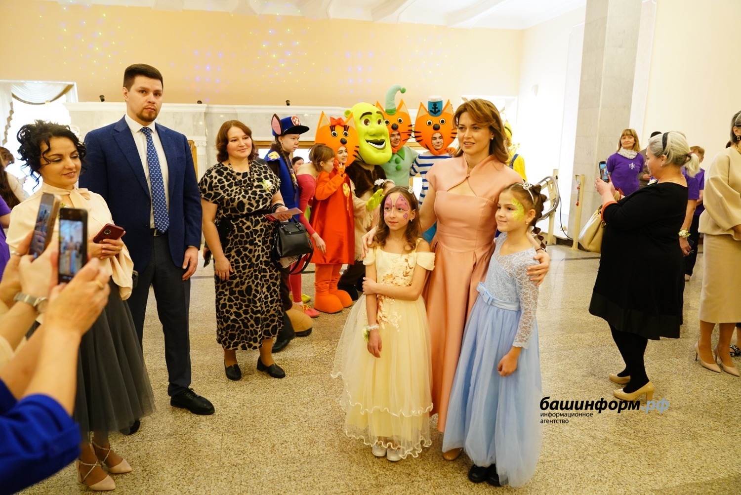 В преддверии праздника весны в Уфе прошел «Бал маленьких принцесс»