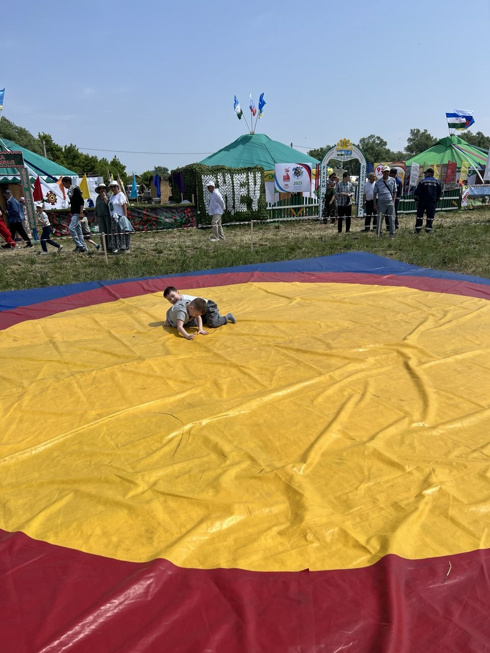История башкирской семьи, которая идет в ногу со временем.