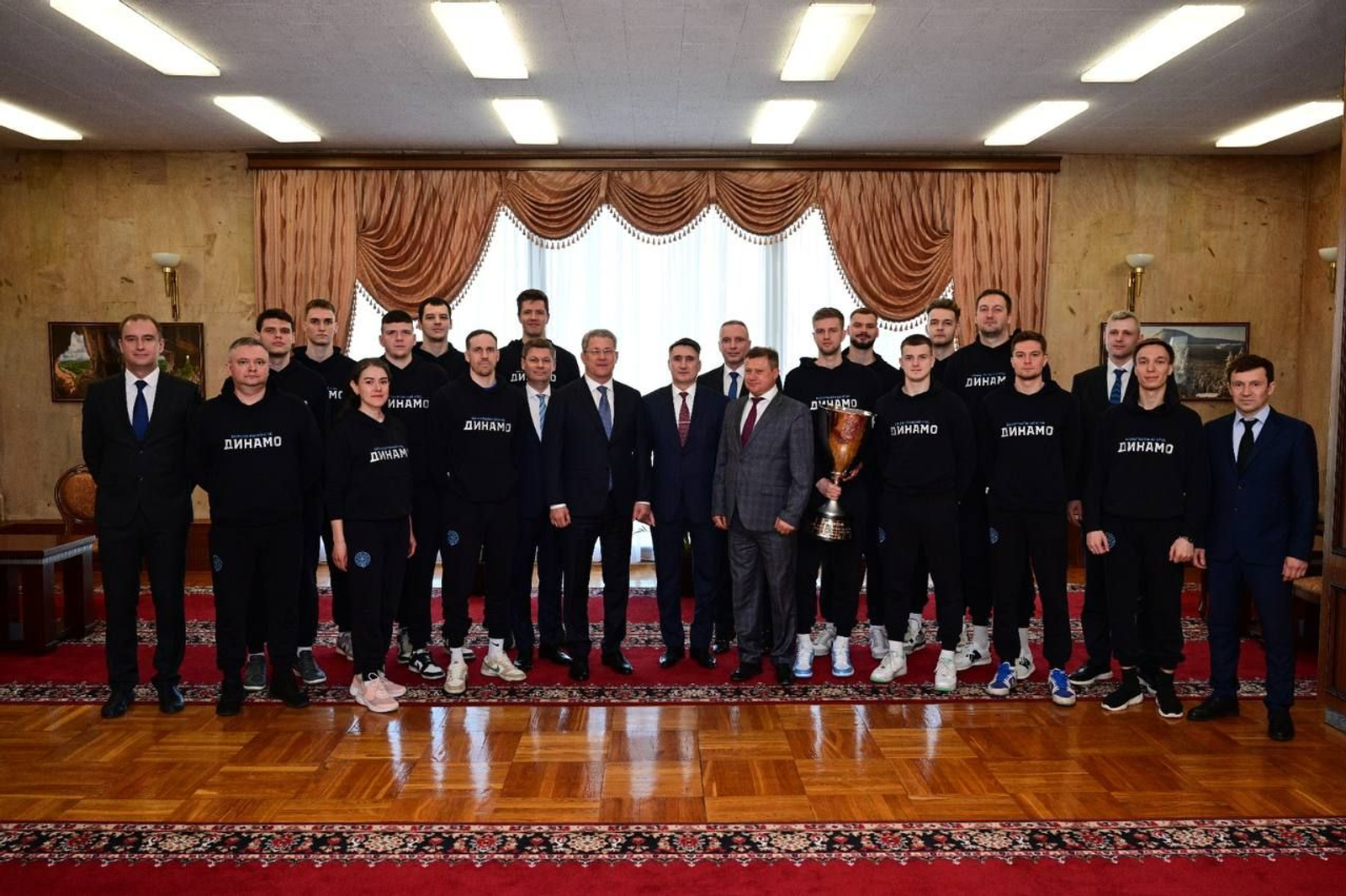 Радий Хабиров посетил баскетбольный клуб "Динамо"