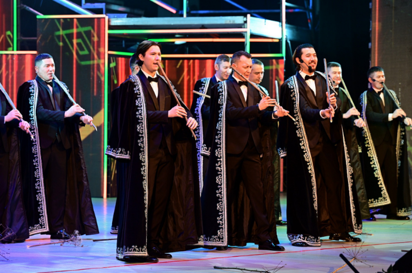 Глава Башкирии побывал на концерте ансамбля кураистов в день курая