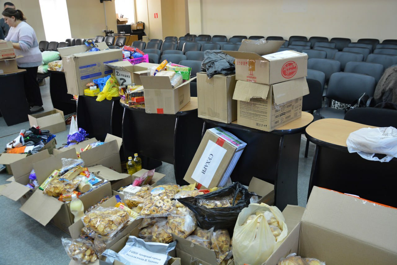 Новогодние подарки бойцам