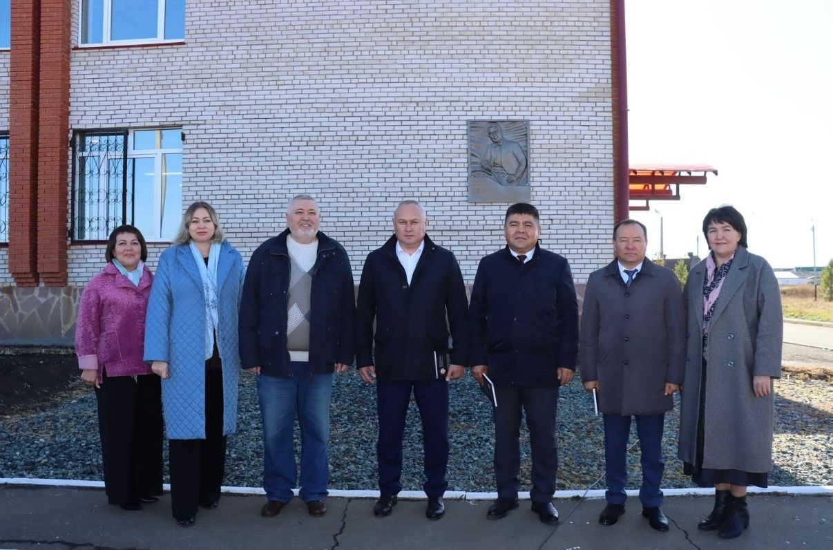 Зам. премьер-министра Александр Шельдяев посетил объекты Бурибаевского ГОКа