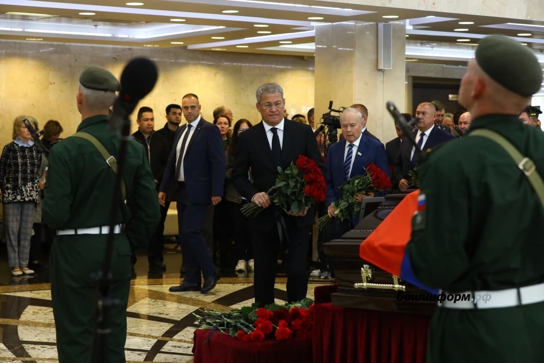 В Уфе простились с Героем России Ильдаром Суфияровым