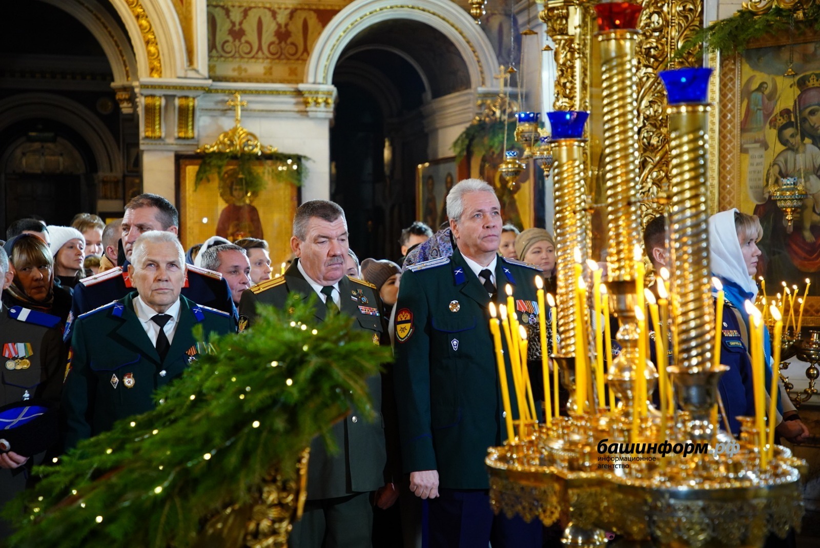Как в Уфе прошли богослужения в ночь на Рождество – фоторепортаж