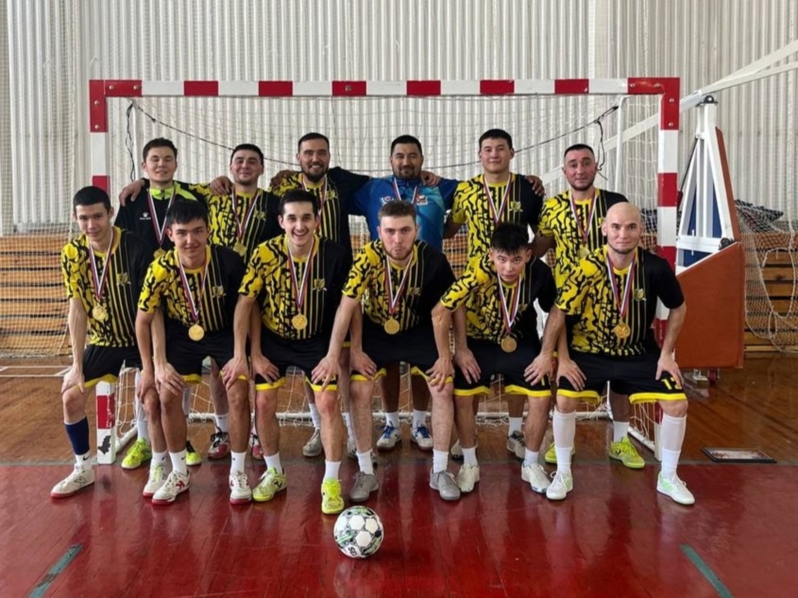 Футбольный триумф в Акъяре: наши — лучшие!»