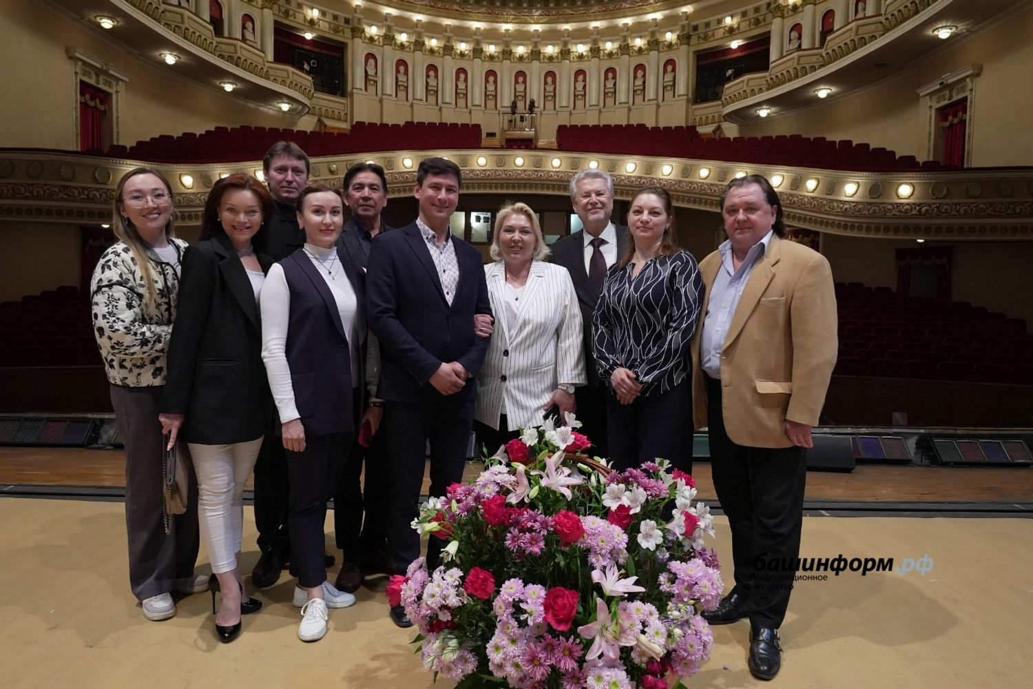 Ансамбль имени Файзи Гаскарова с триумфом дебютировал в Донецке