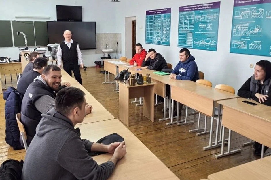 Готовят кадры