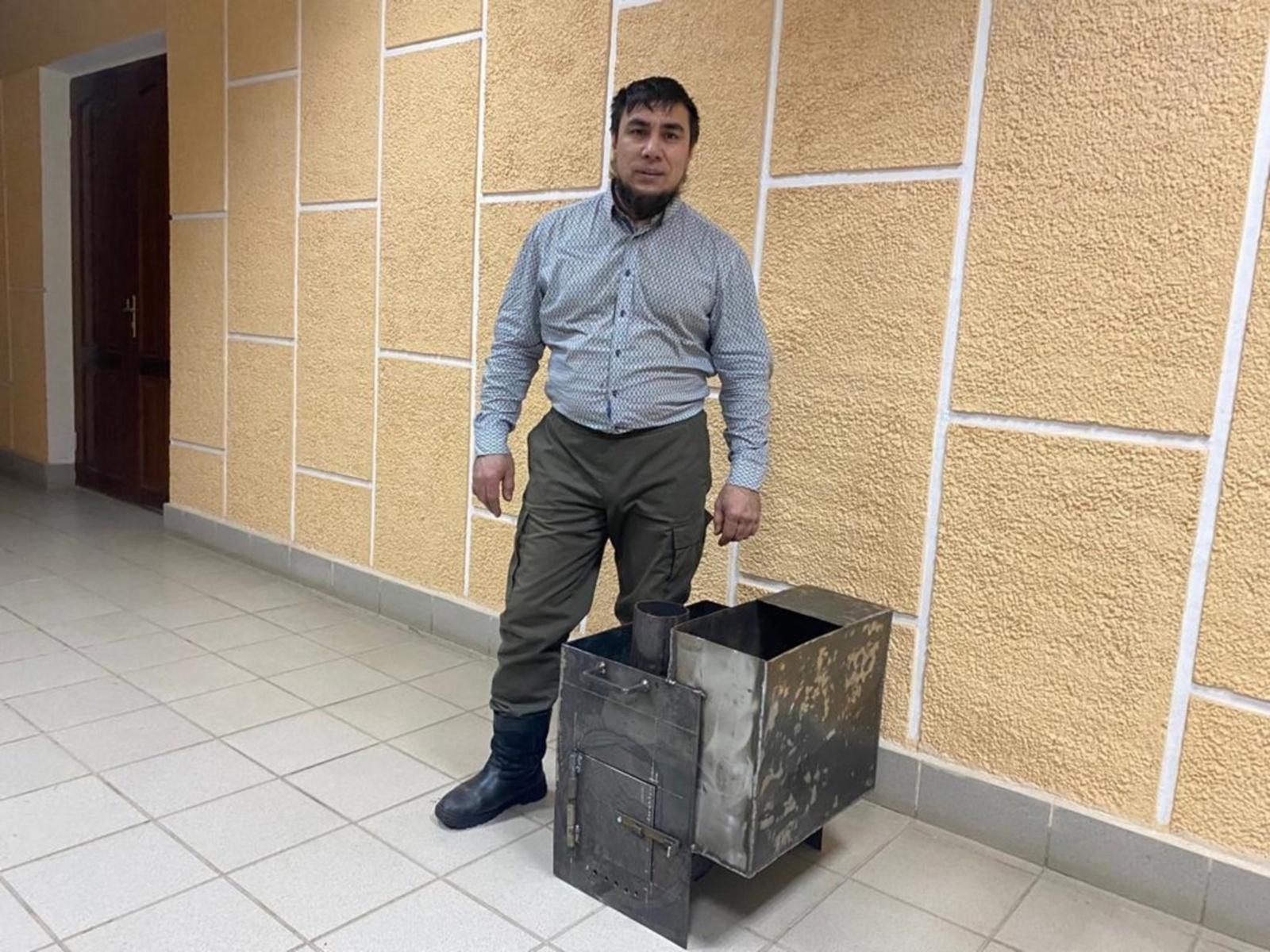 Житель Башкирии изготавливает банные печи для бойцов СВО