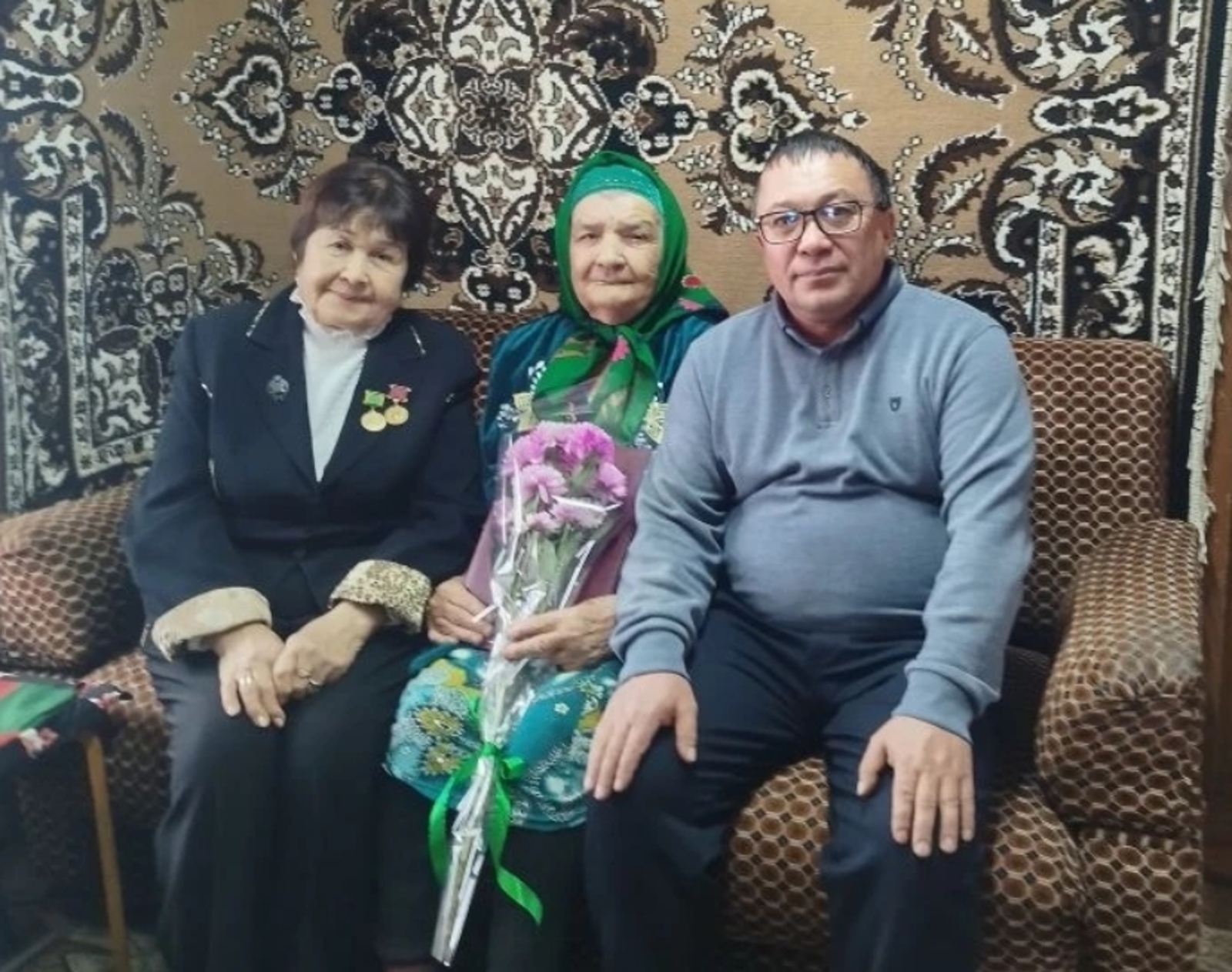 Славный юбилей — 90-летний!