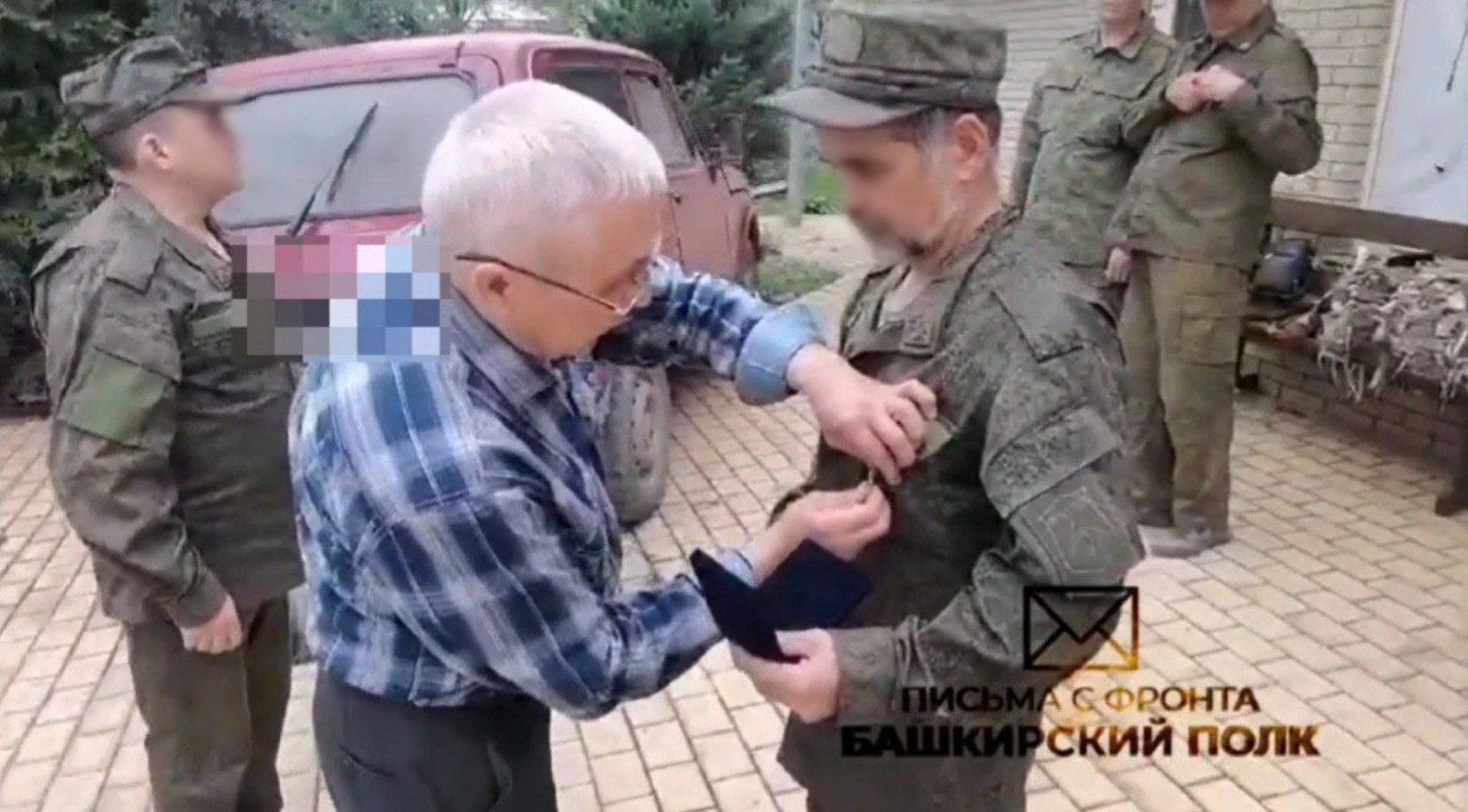 Бойцы мотострелкового полка «Башкортостан» награждены за освобождение Авдеевки