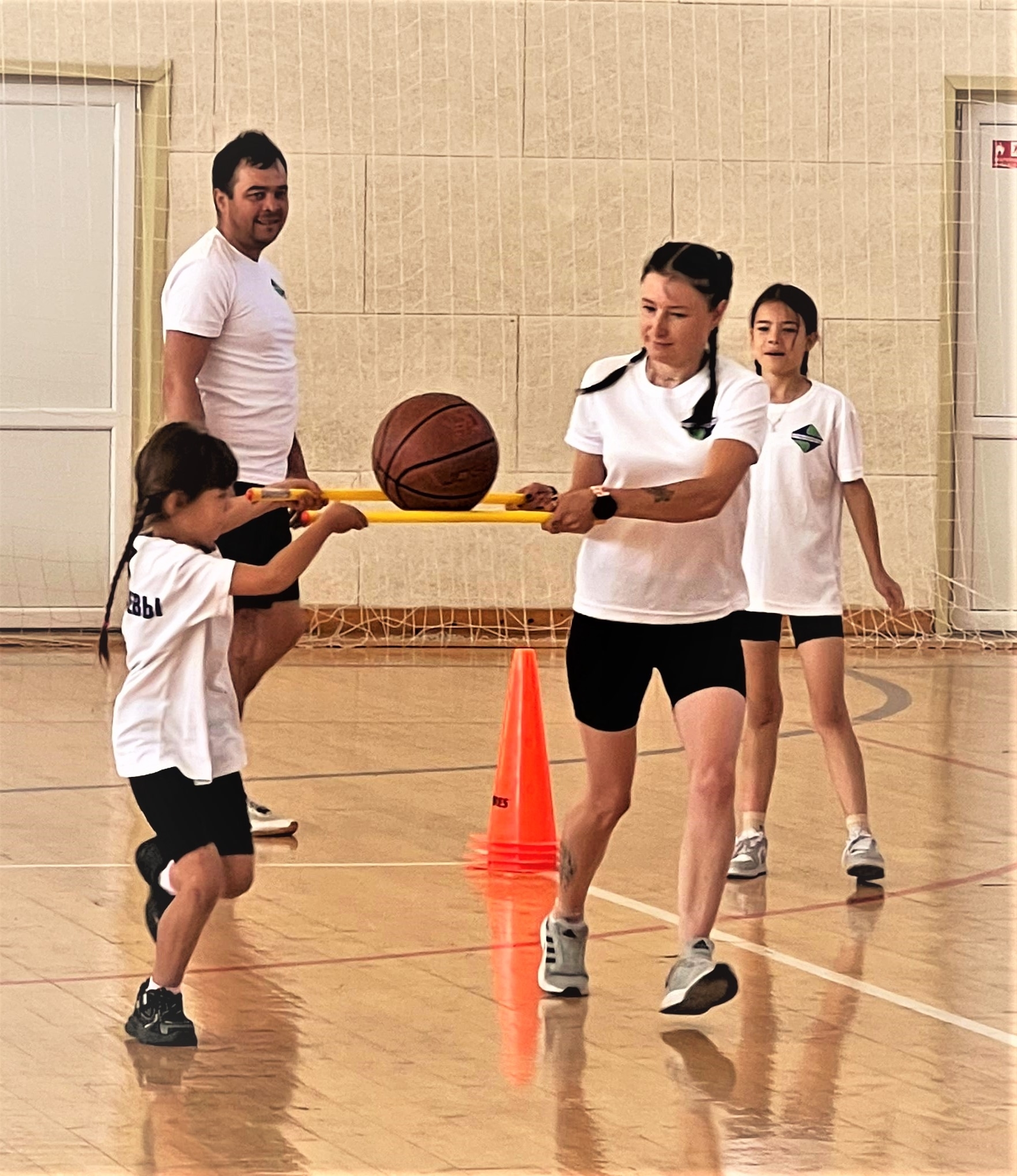 Спортивный праздник «Семь-Я» в физкультурно-оздоровительном комплексе «Горняк»