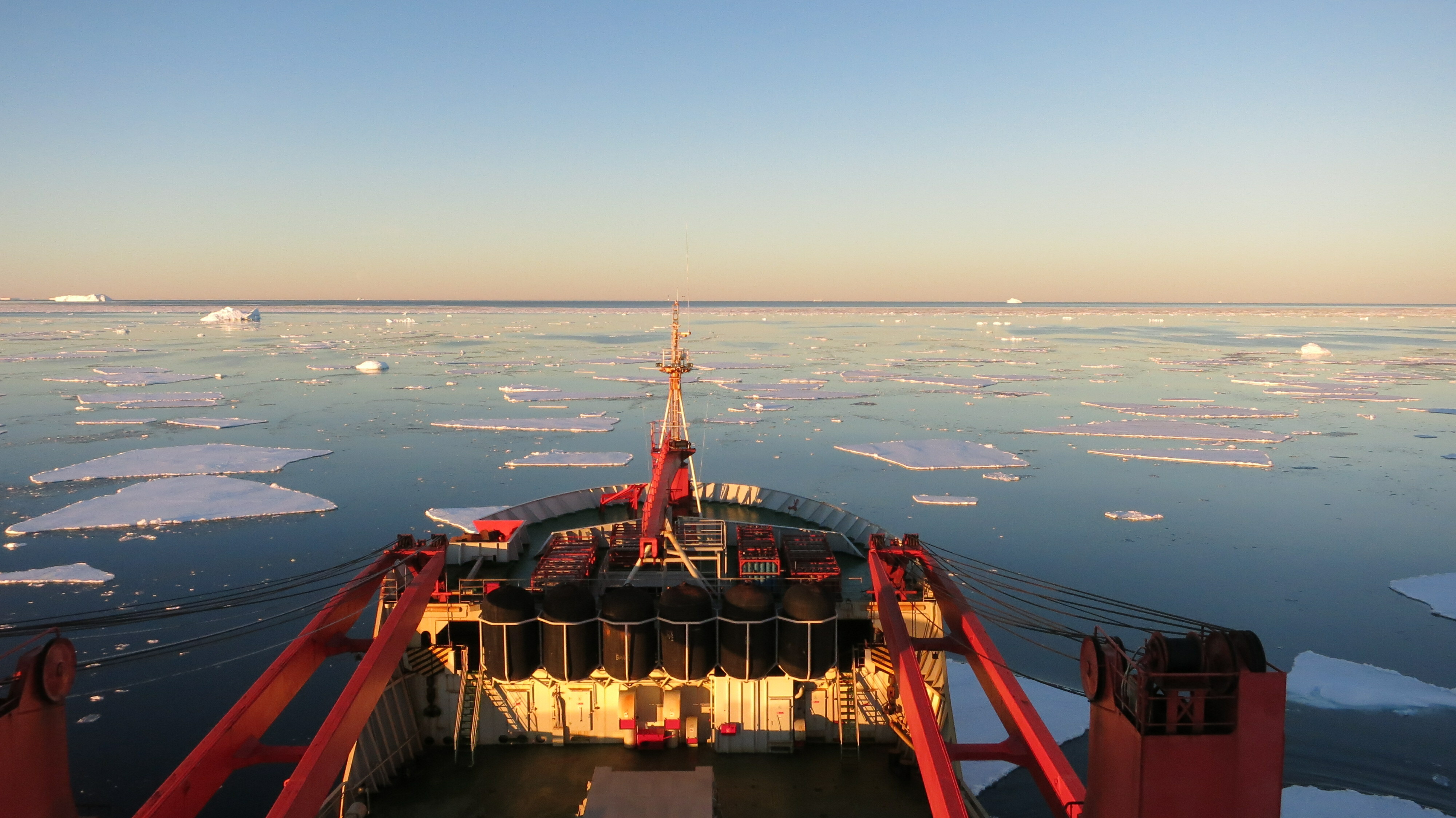 Океан, небо и Она…