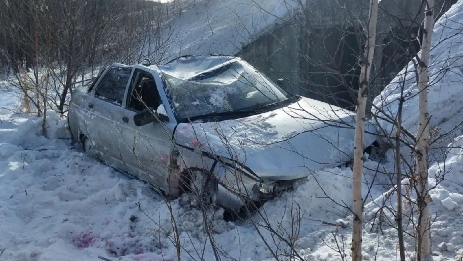 Спасатели Башкирии пришли на подмогу съехавшему в кювет водителю