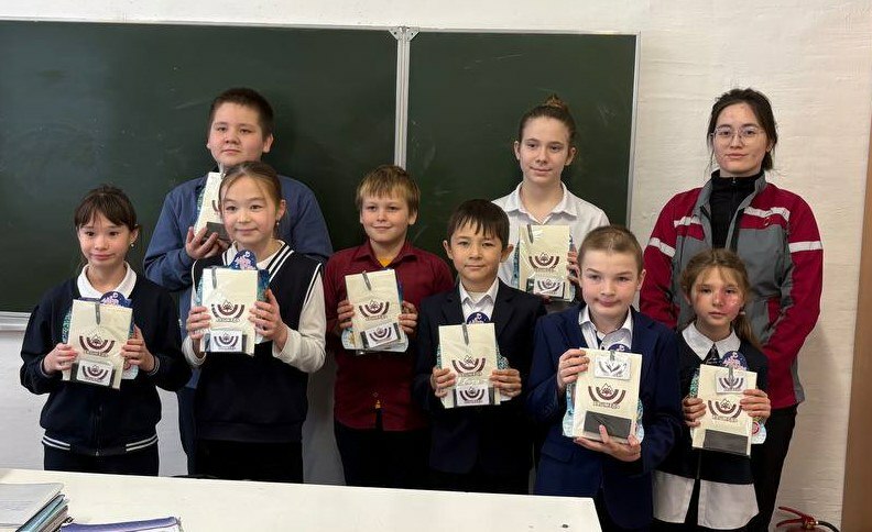 Башкирская медь» подарила новогодние подарки детям Хайбуллинского района