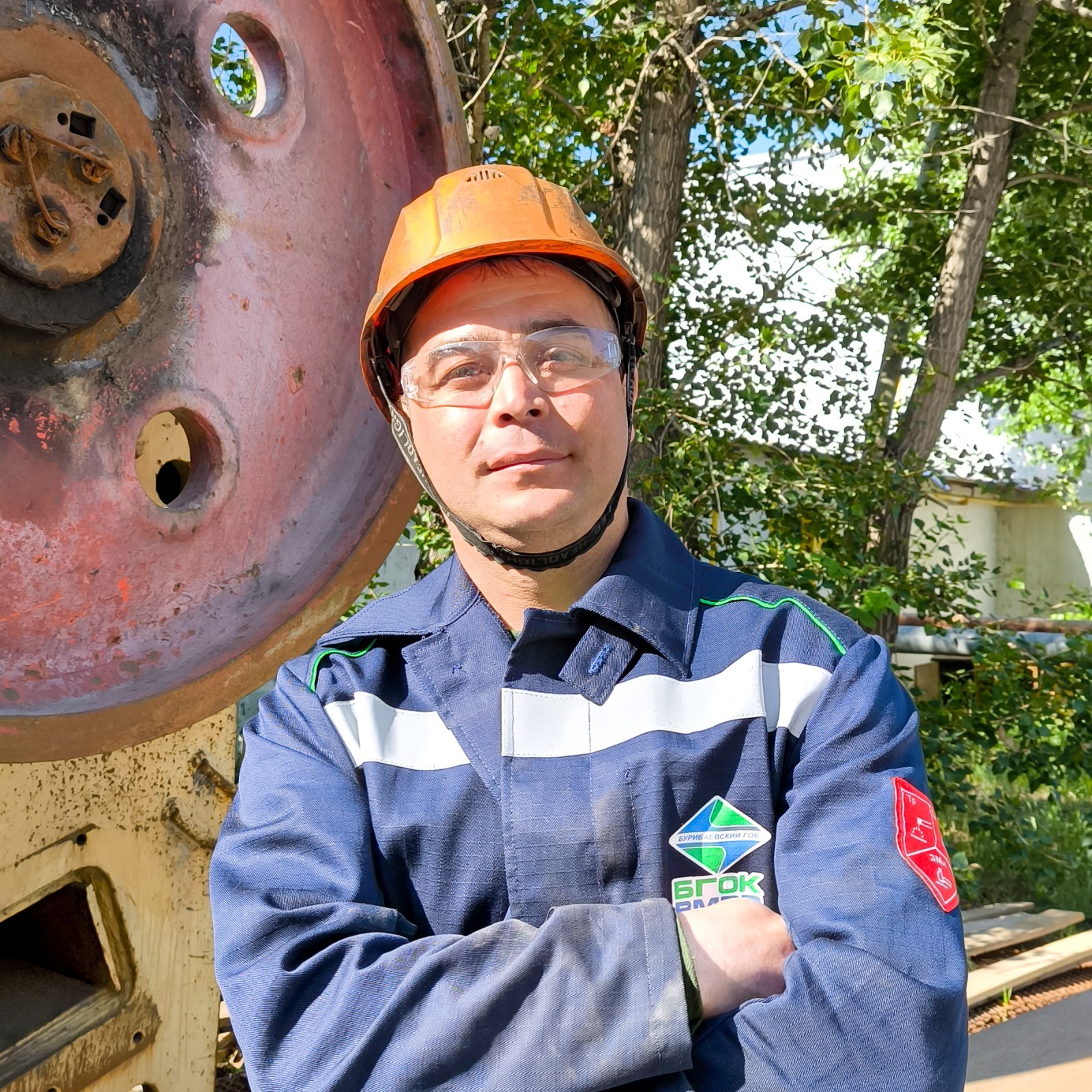 На счету электрогазосварщика Радмира Багишаева более 300 км сварных швов