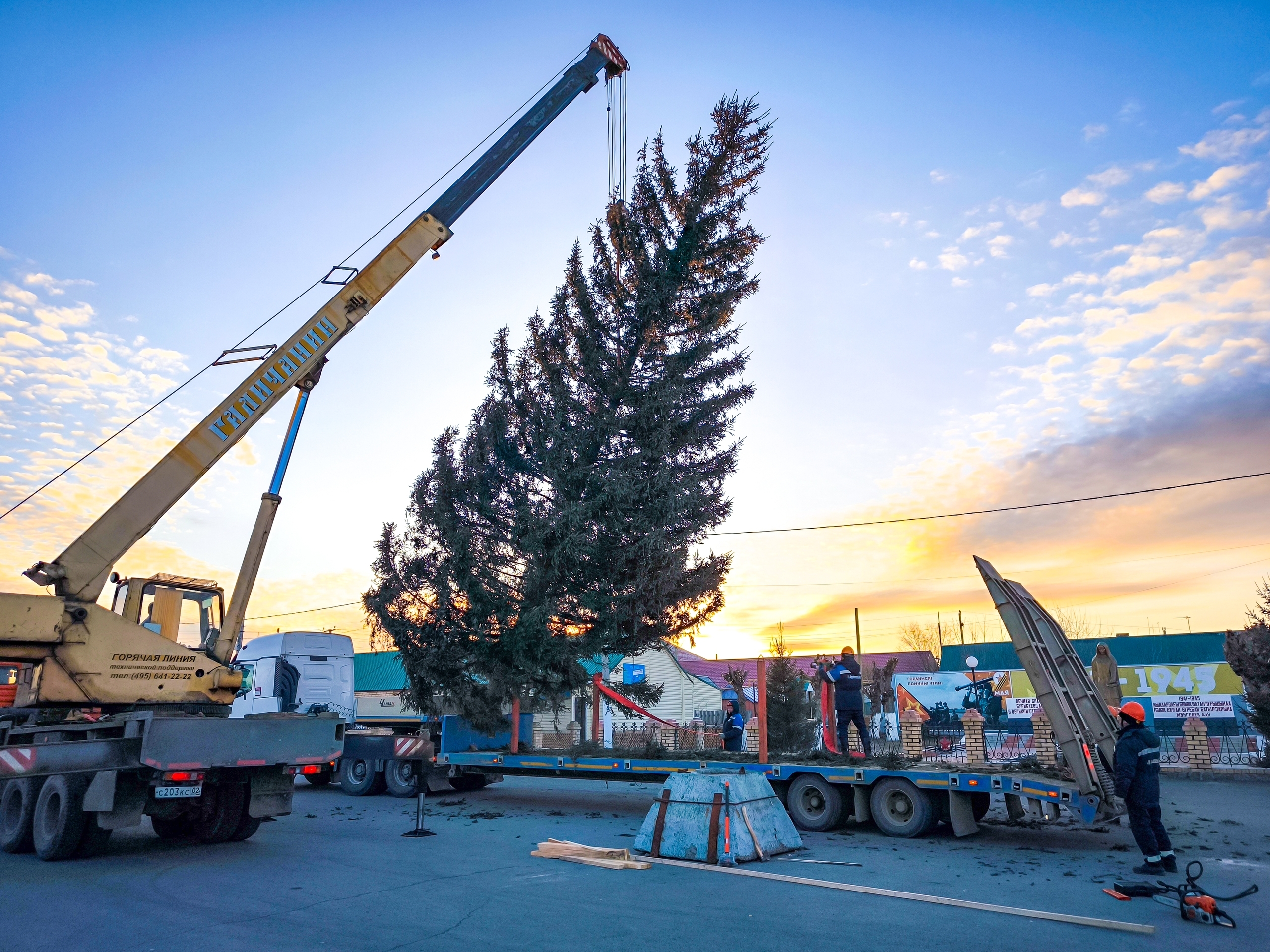 В Бурибае зажглась новогодняя елка!