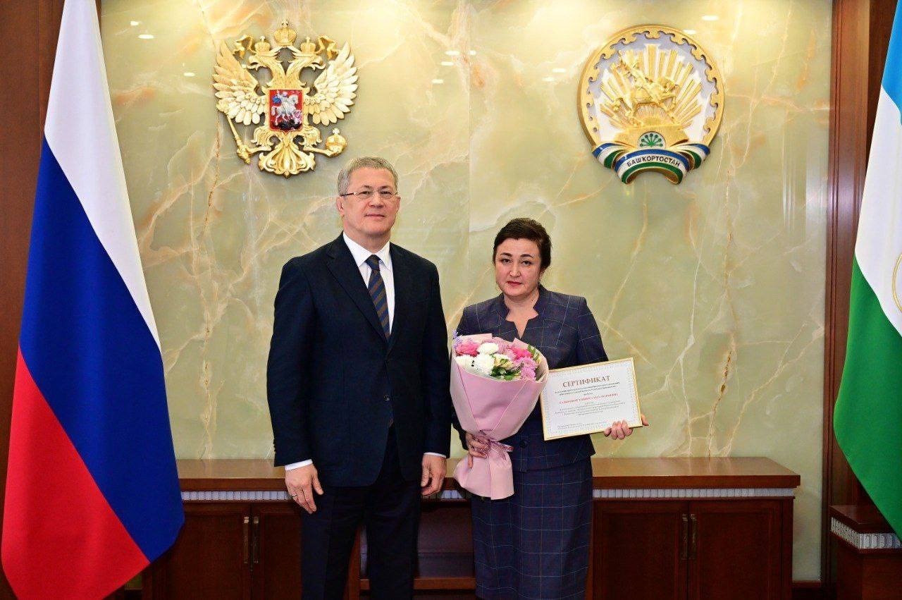 Радий Хабиров наградил победителей конкурса для директоров сельских школ