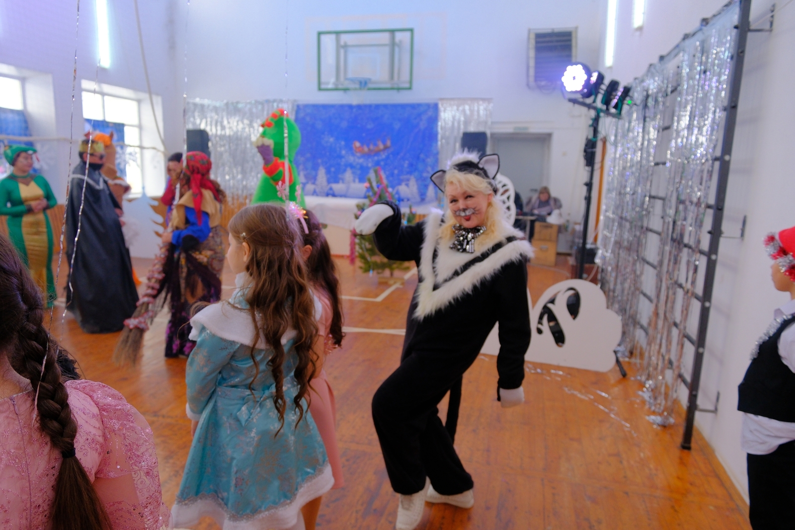 Вперёд к новогодним подаркам