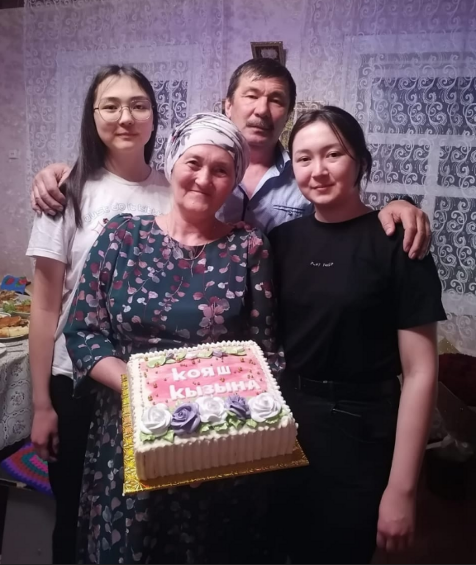 Служба семьи рассказывает о семье из Бурибая