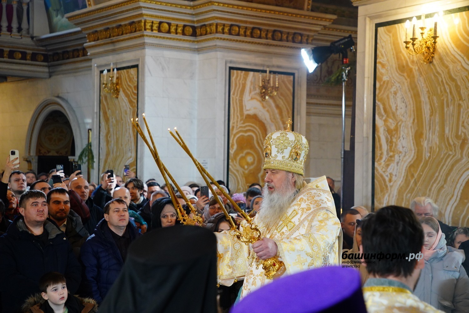 Как в Уфе прошли богослужения в ночь на Рождество – фоторепортаж