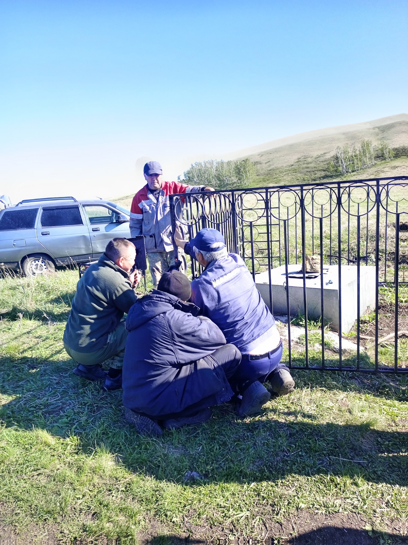 Жители села Уфимский  своими силами облагородили старинный родник