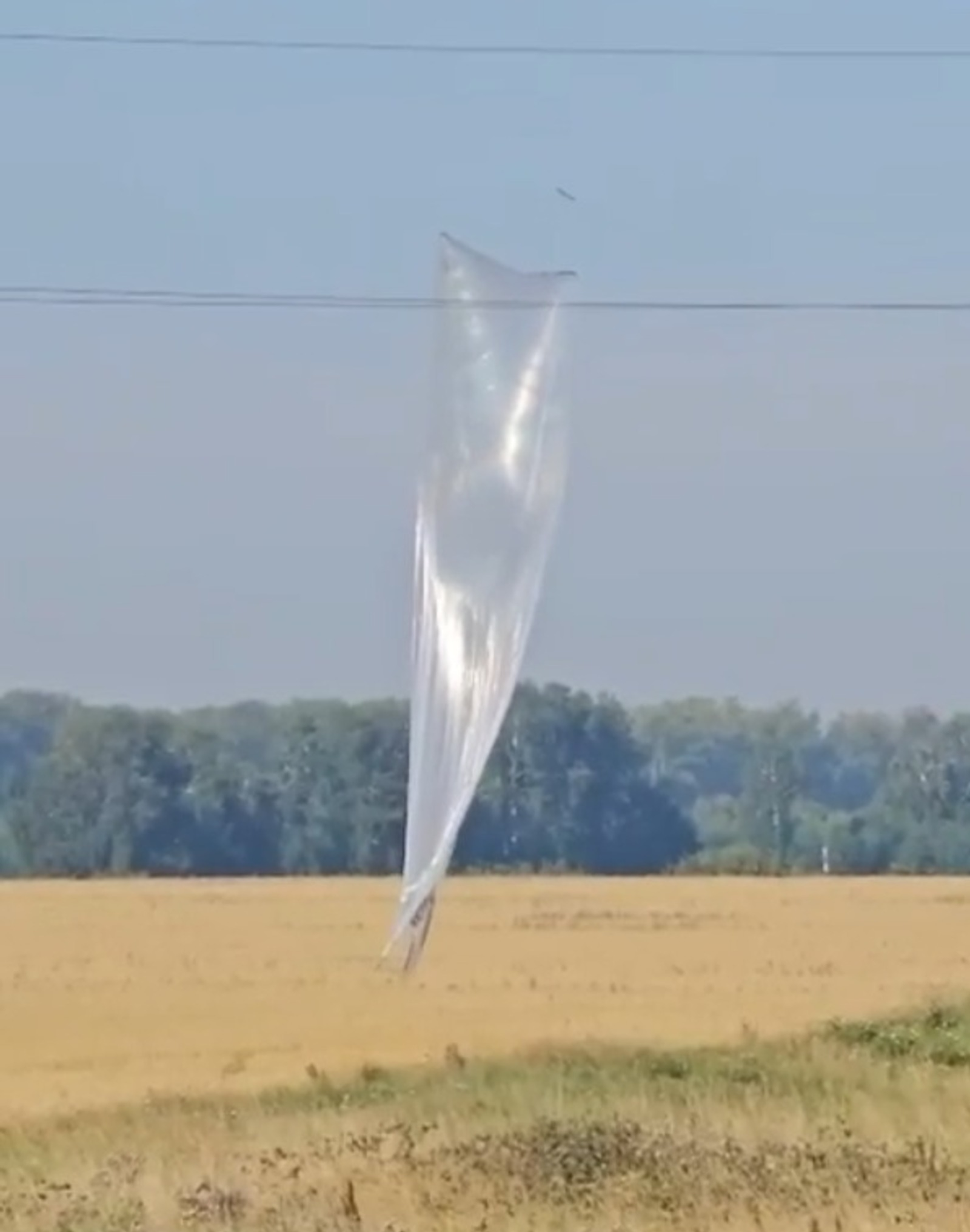 Жители Сафарово, где приземлился странный предмет, поделились опасениями