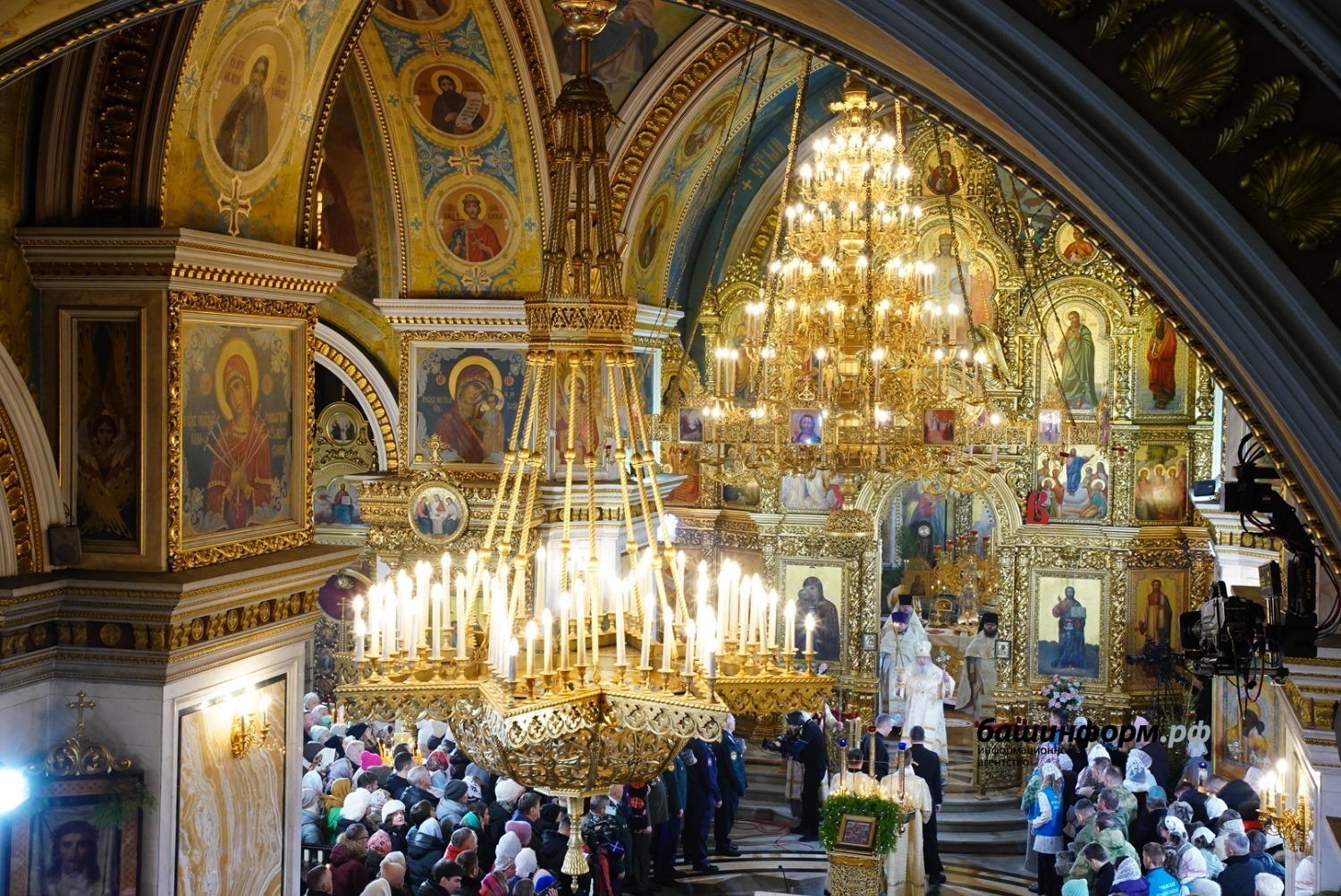 Как в Уфе прошли богослужения в ночь на Рождество – фоторепортаж