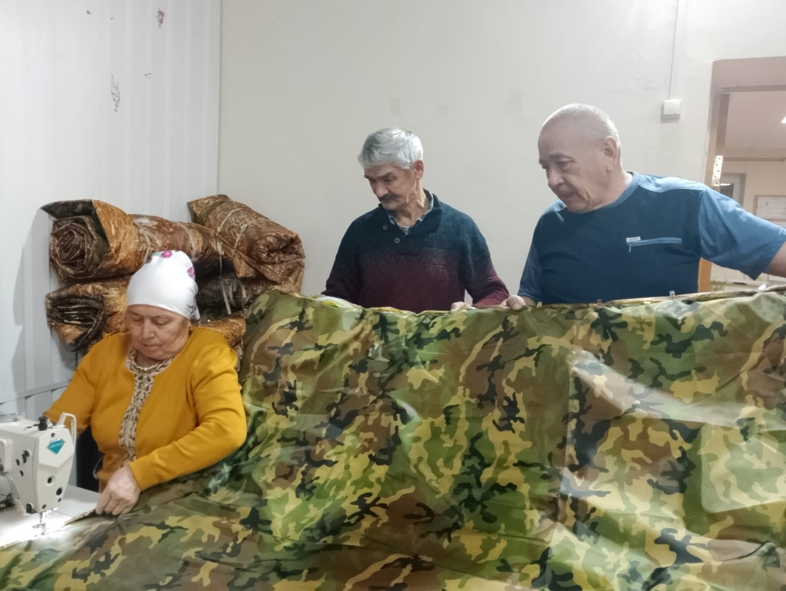 Каждый стежок, сделанный нашими мастерицами, с любовью для бойцов.