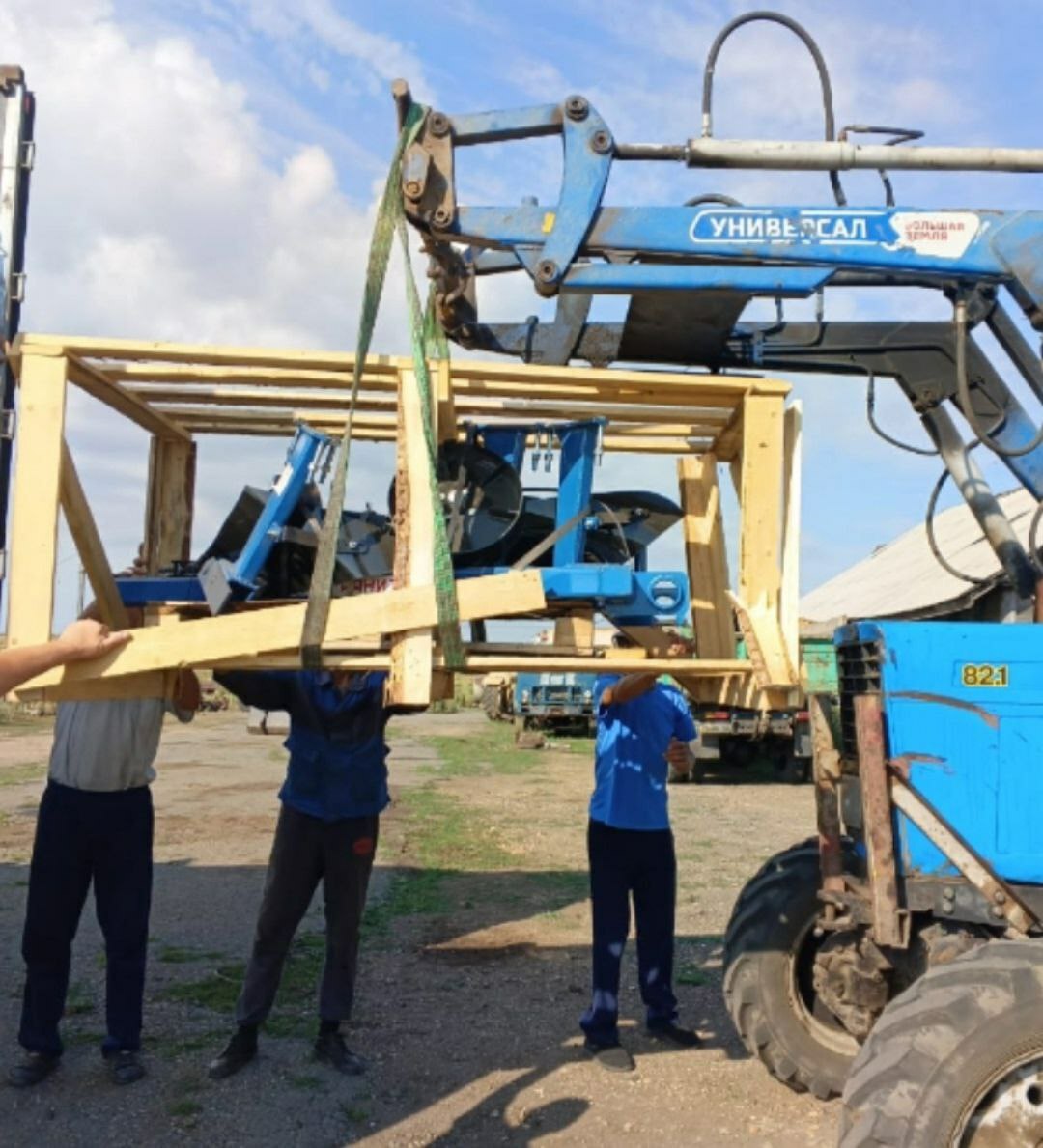 Жители села Федоровка получили долгожданную пожарную бочку