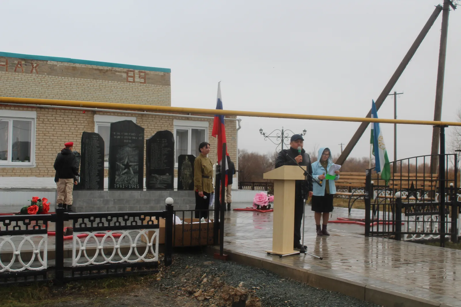 В селе Савельевка открылся обновленный памятник