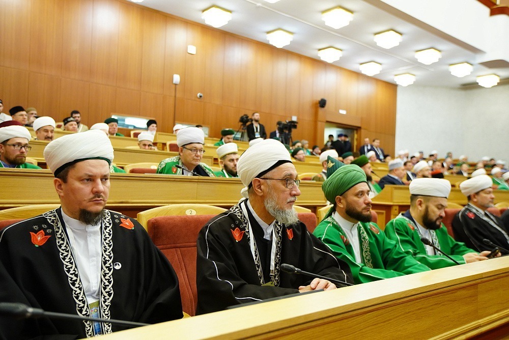 Бог один, Родина одна