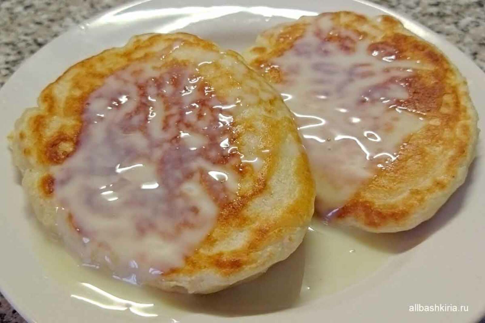 Оладушки «Три стакана» с манкой на дрожжах: пышные, нежные, золотистые