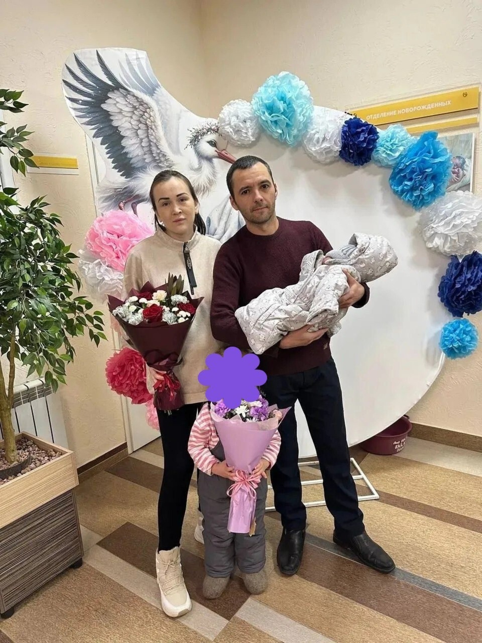 В городах Башкирии торжественно встретили первых детей года