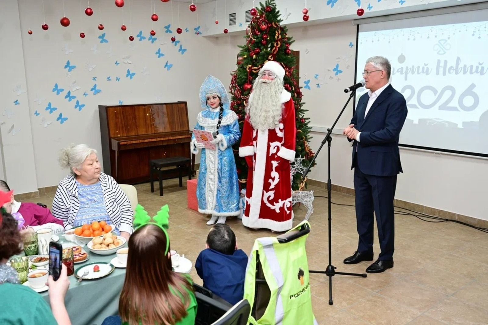 Радий Хабиров провёл старый Новый год в Уфимском хосписе