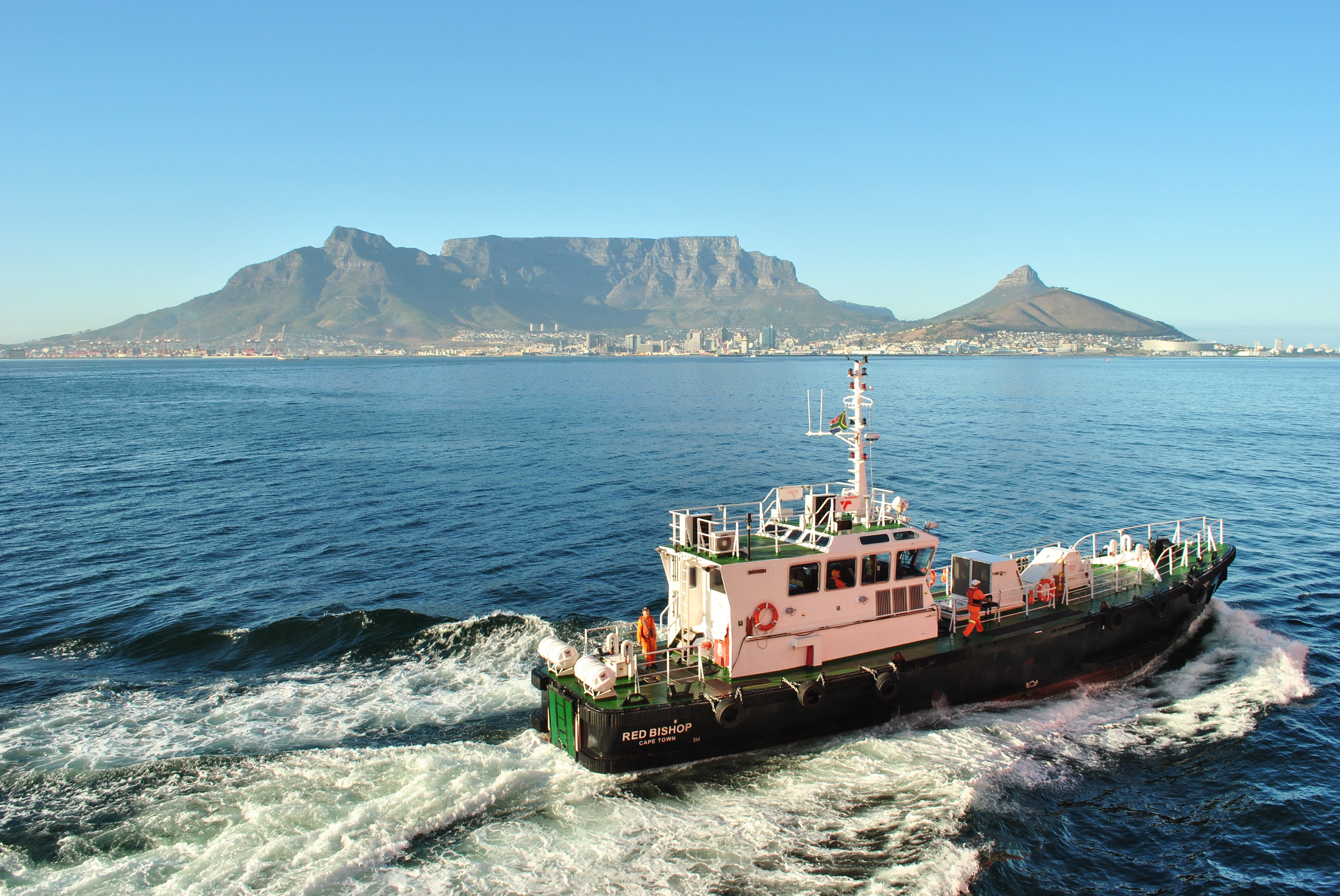 Океан, небо и Она…