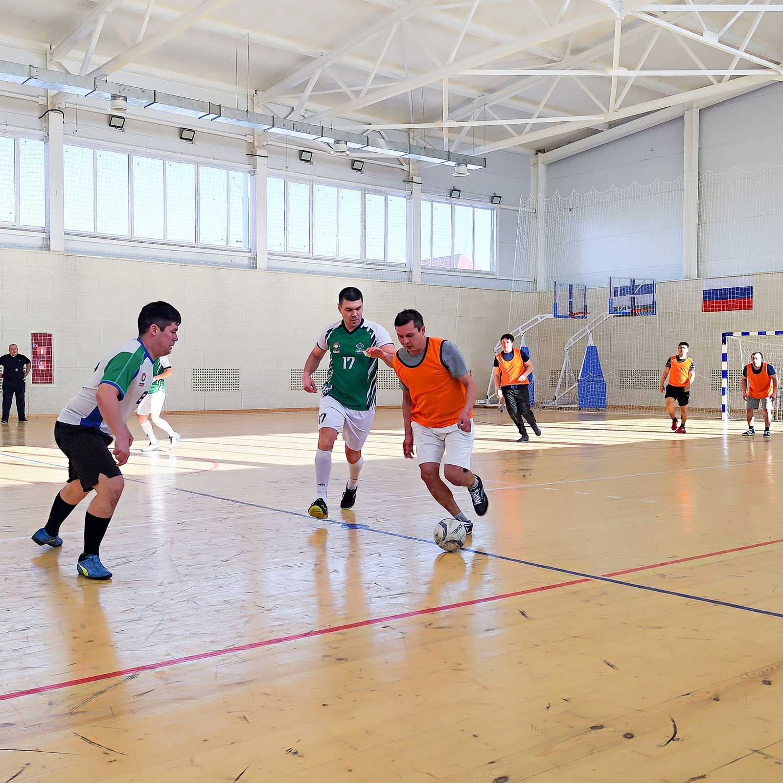 В ФОК «Горняк» прошел захватывающий турнир по мини-футболу между командами цехов АО «Бурибаевский ГОК»